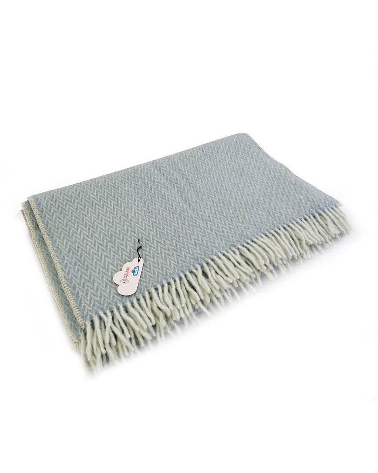 Woll-Poncho hellblau