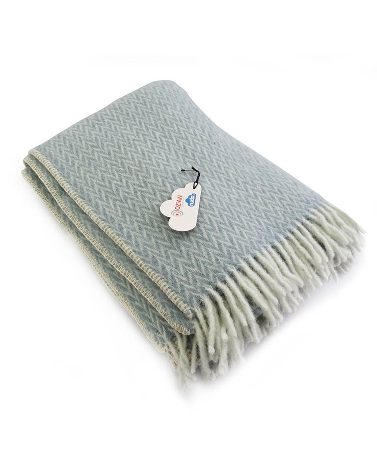 Woll-Poncho hellblau